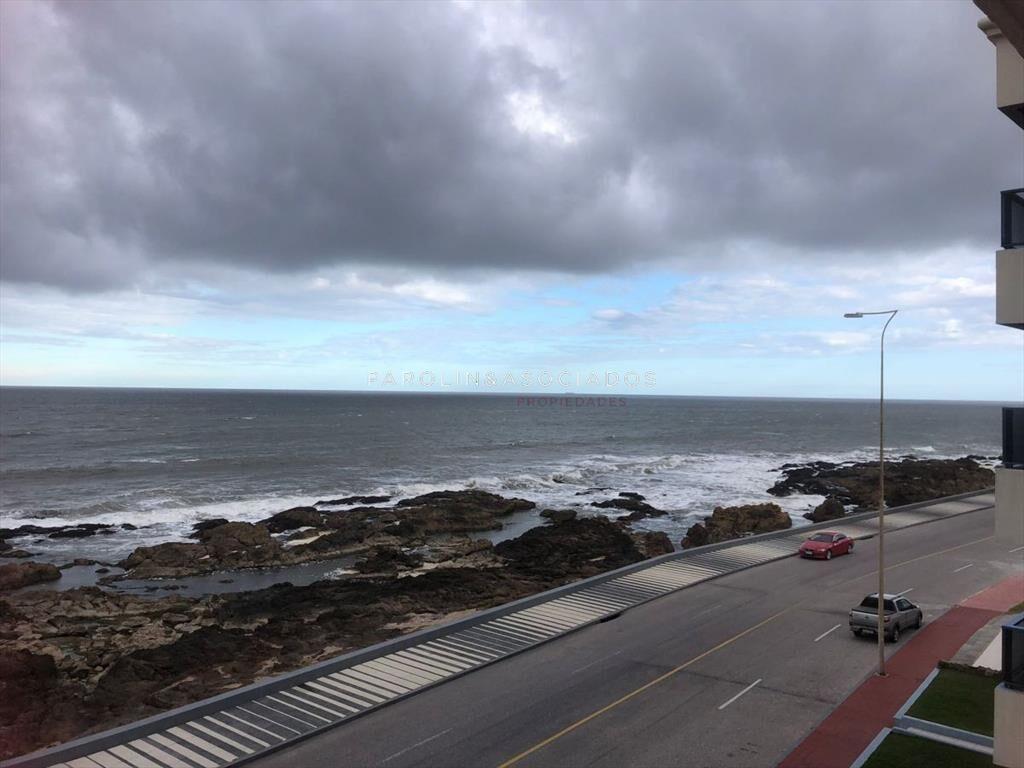 Hermoso apartamento de 3 dormitorios en venta al