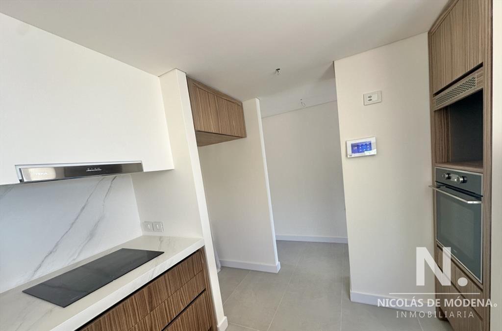 Vende departamento de 3 dormitorios en Manantiales.
