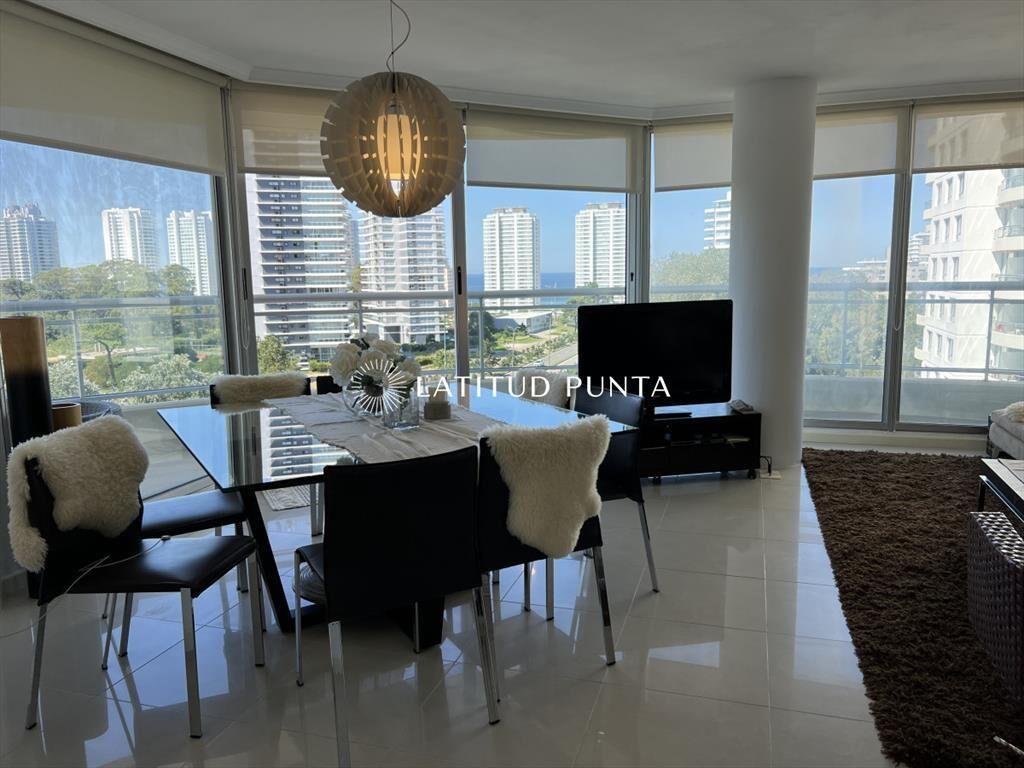 Ocena Drive, amplio apartamento de 4 dormitorios