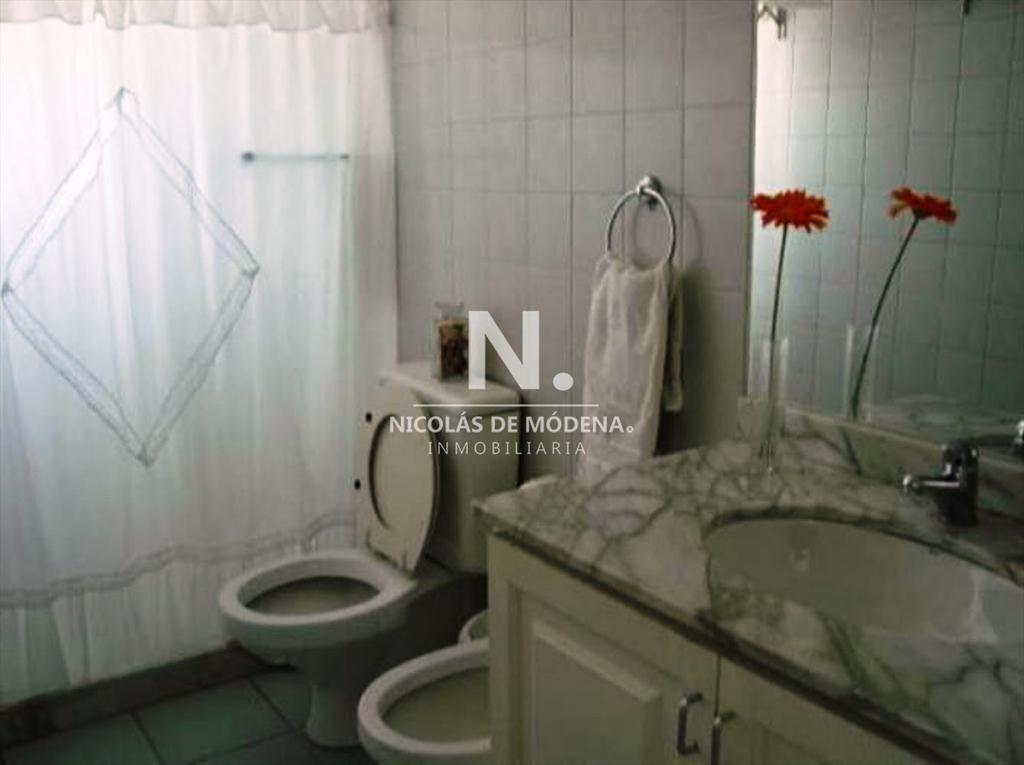Apartamento en Primera linea, Playa mansa, 2 dormitorios *