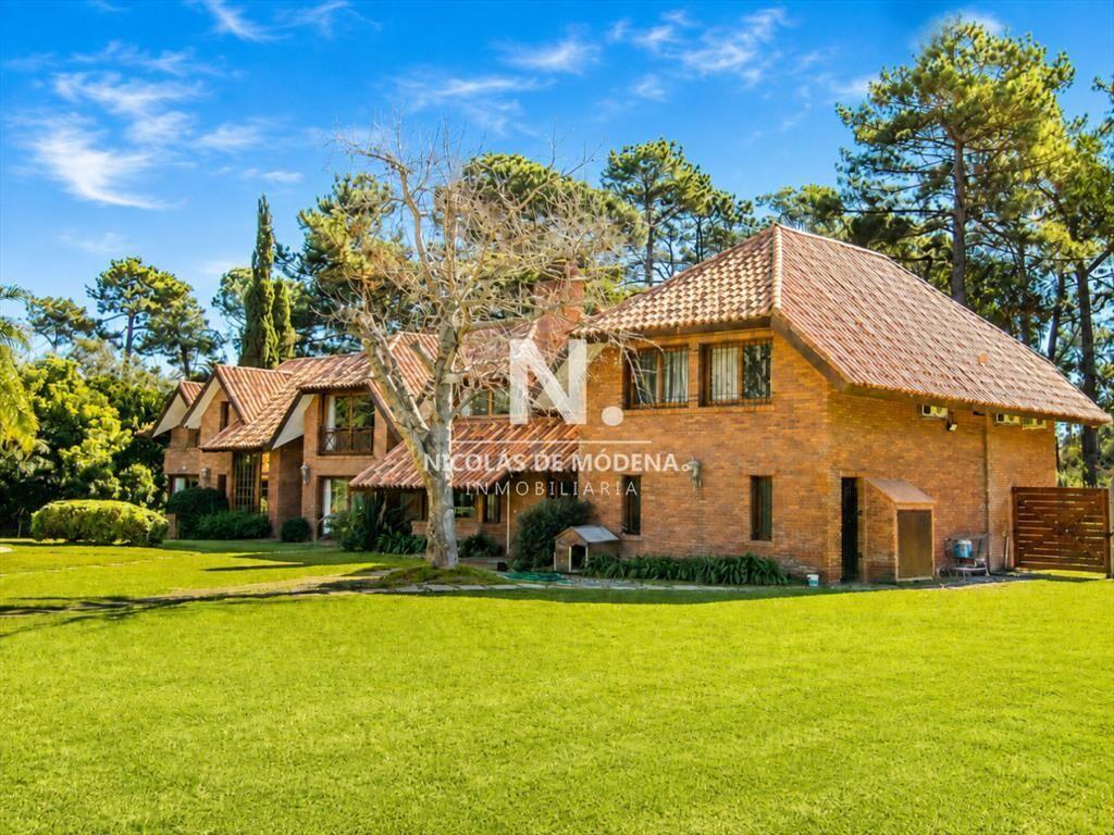 Vende espectacular casa en Beverly Hills - Punta del Este d