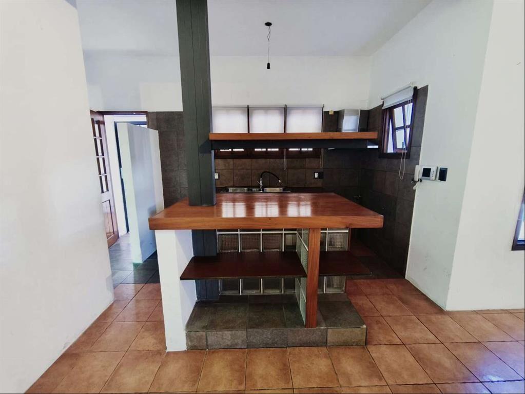 Alquiler Casa o Empresa 4 Dormitorios en Carrasco