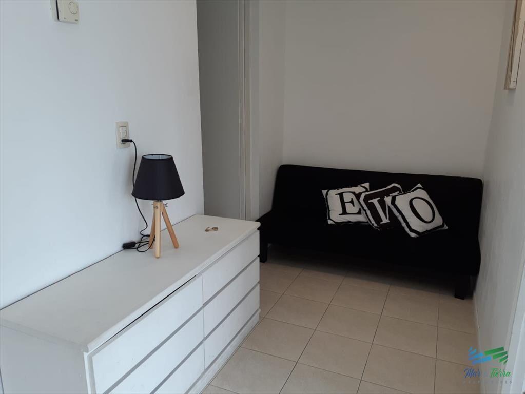 Vendo apartamento 1 dormitorio, edificio con servicios, en