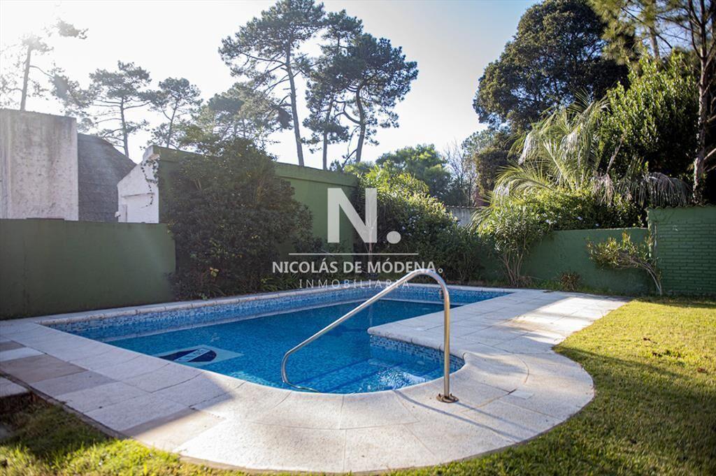 Muy linda casa en venta, zona inmejorable, 3 dormitorios y