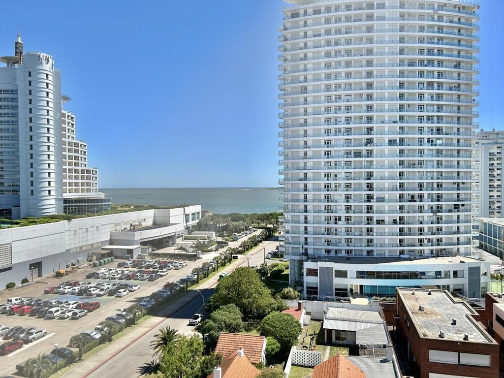 APARTAMENTO EN VENTA 3 DORMITORIOS EDIFICIO CAP BRETON