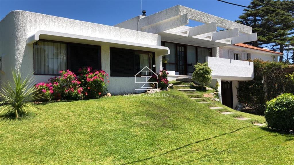 CASA EN MANSA CERCA DEL MAR CON PISCINA