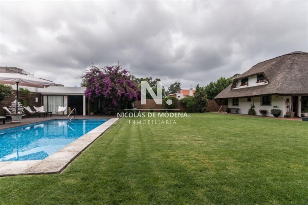 Casa de 3 dormitorios en venta en Pinares, Punta