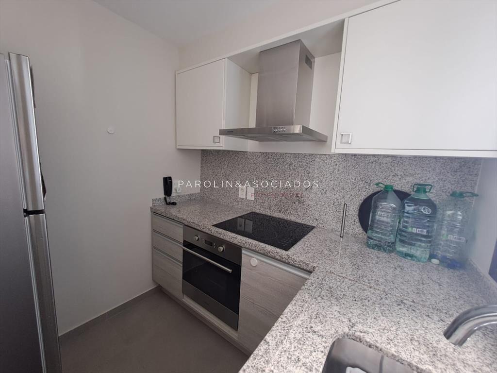 Apartamento en venta de 2 dormitorios en edificio