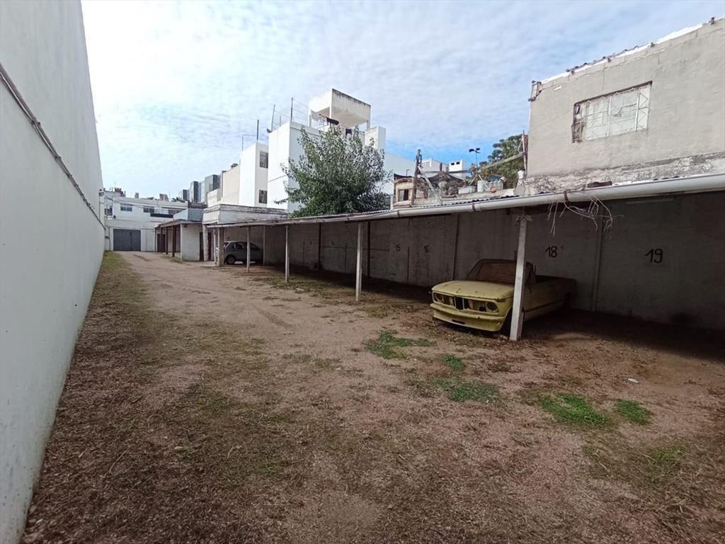 Venta de Terreno en La Blanqueada (Gran potencial)