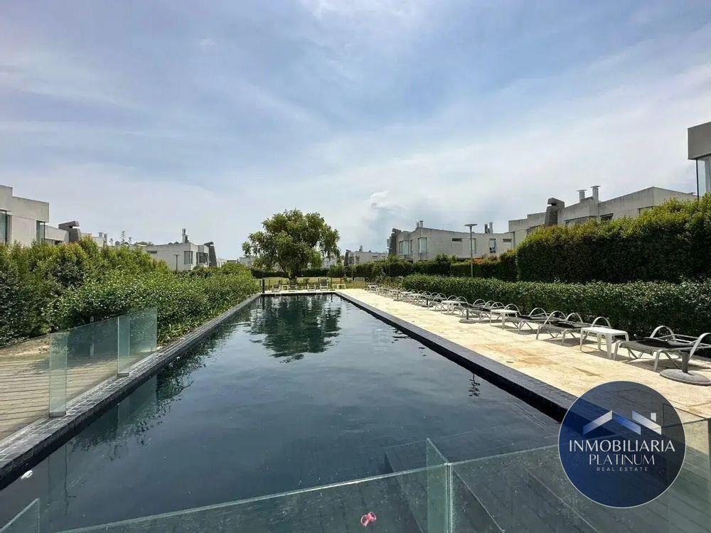 Casa en venta c/ cochera en Barra de Carrasco