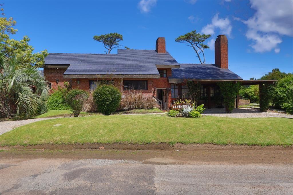 VENTA CASA 7 DORMITORIOS + DEPENDENCIA DE Y CASA