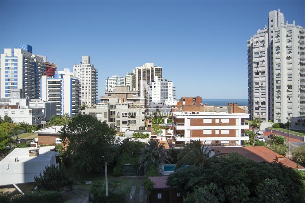 En excelente ubicacion a pasos de Playa Brava y