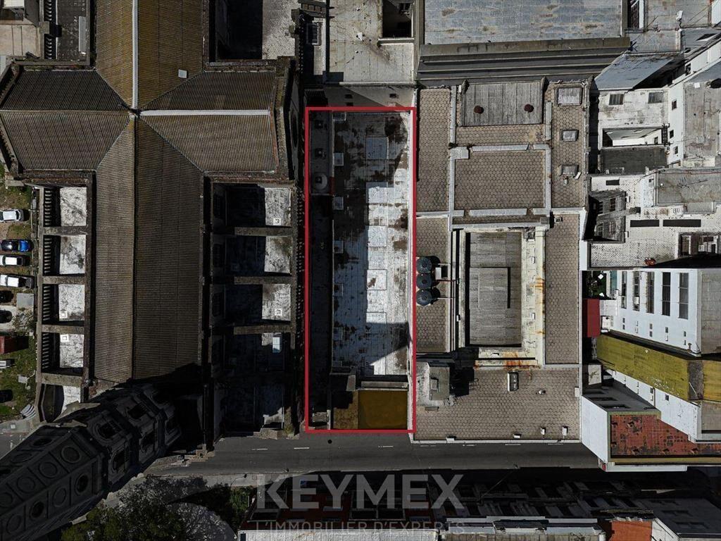 Venta de Parking con Renta actual en Ciudad Vieja