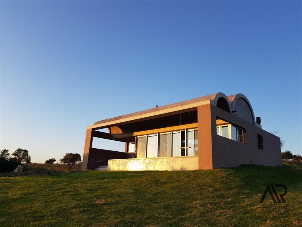 Chacra de 5 ha, con casa de diseño. Ruta 12 Pueblo Eden.