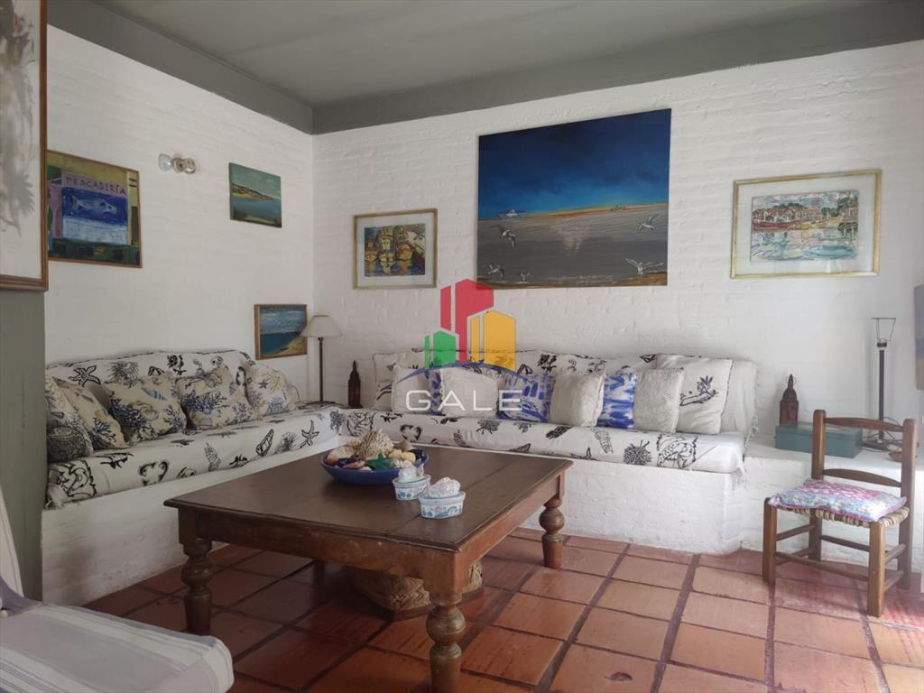 Hermosa casa en alquiler en la barrra