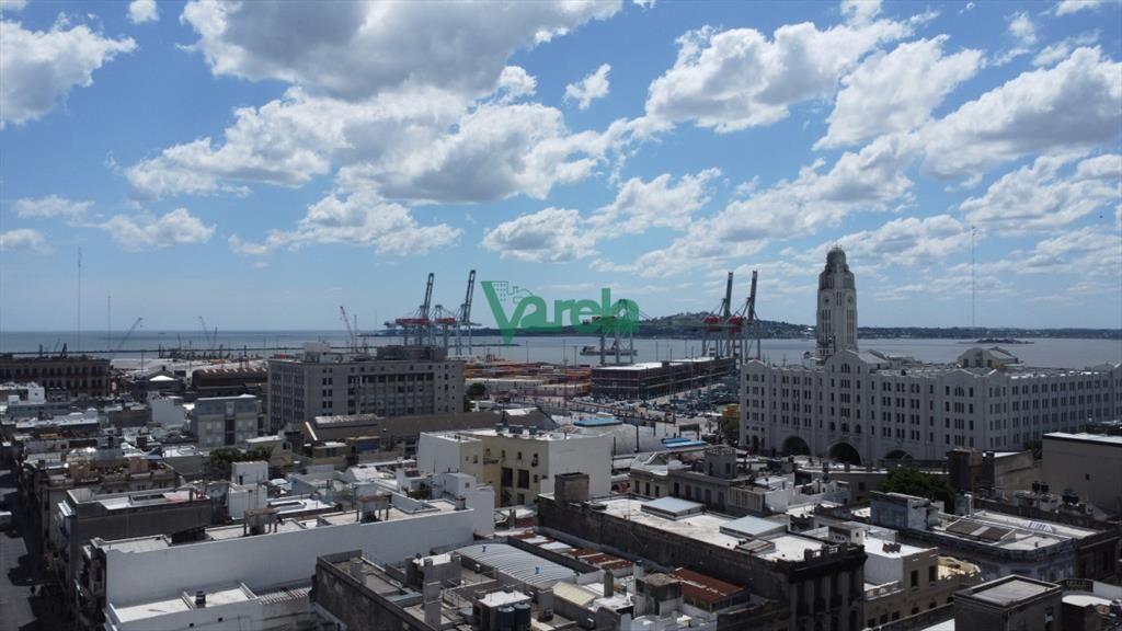 Venta Parking Ciudad Vieja con Renta