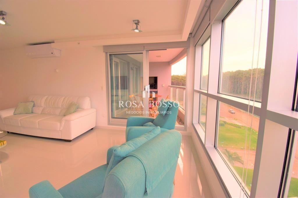 Excelente apartamento ubicado sobre la Brava!