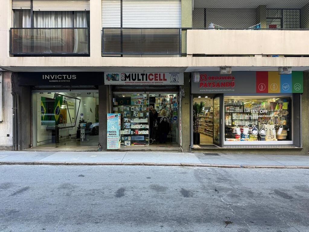 venta local con renta Ituzaingó y Sarandí