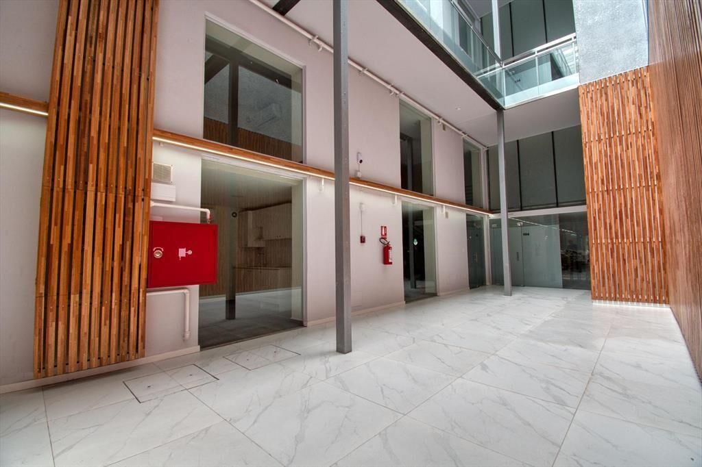 Edificio en venta, 12 apartamentos + local comercial, 1449