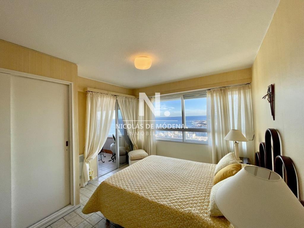 En venta departamento en Peninsula Punta del Este
