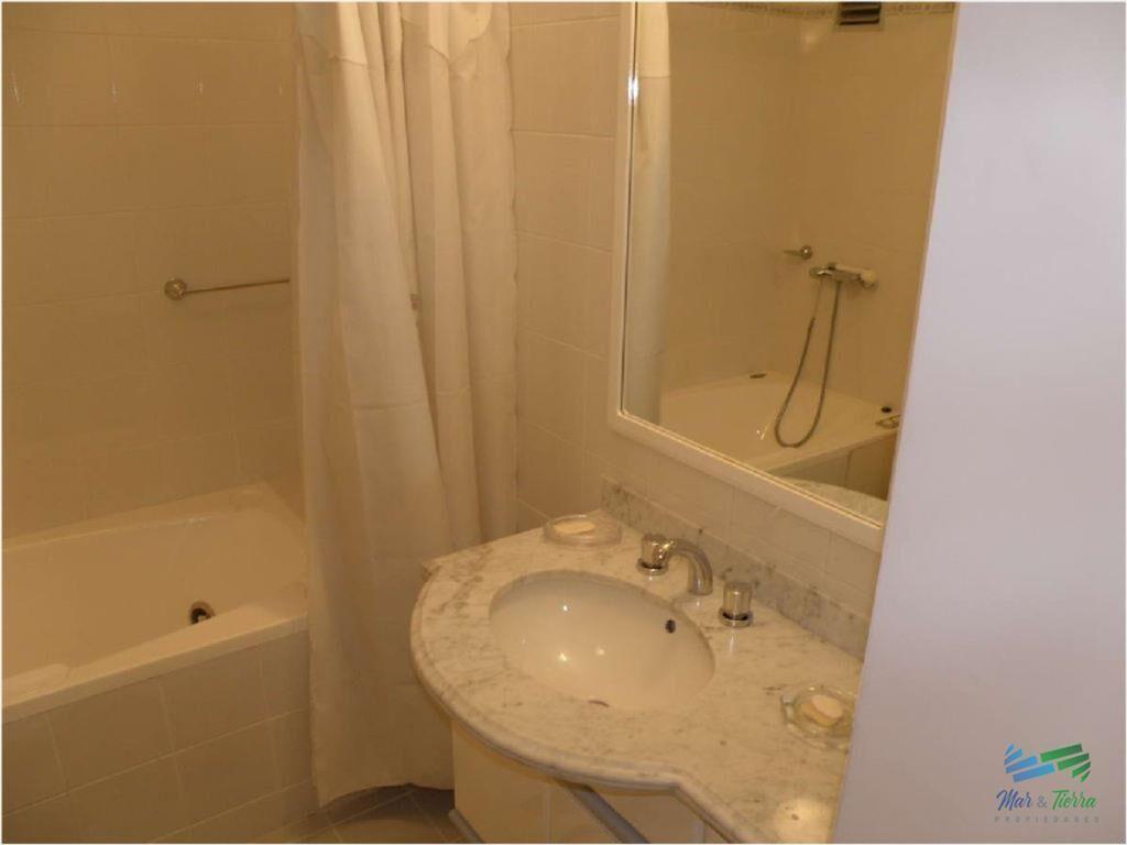 Vendo apartamento 4 dormitorios frente al mar,
