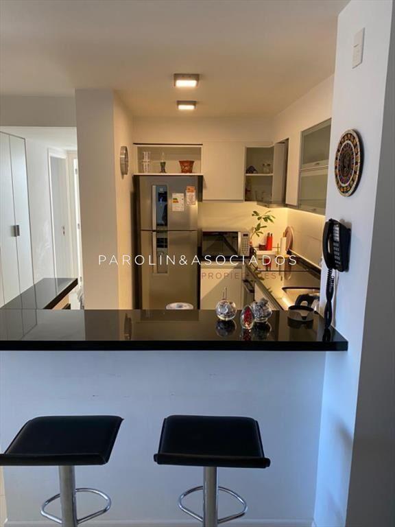 Hermoso apartamento de dos dormitorios a dos de