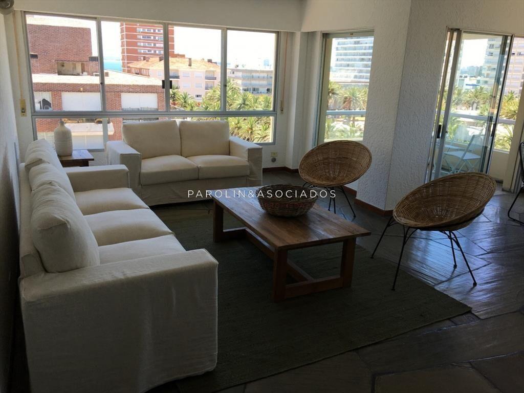 Apartamento en venta de 3 dormitorios en de Punta