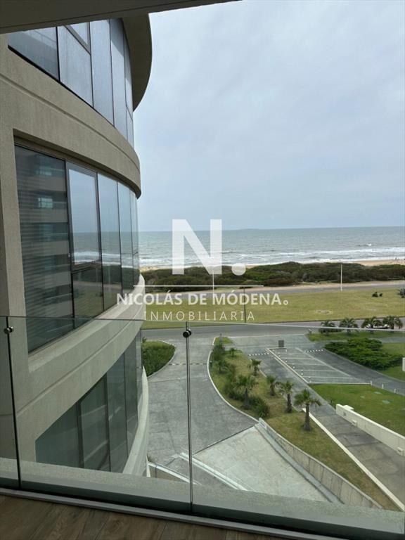 APARTAMENTO TORRE TRUMP 2 DORM. Y 3 BAÑOS