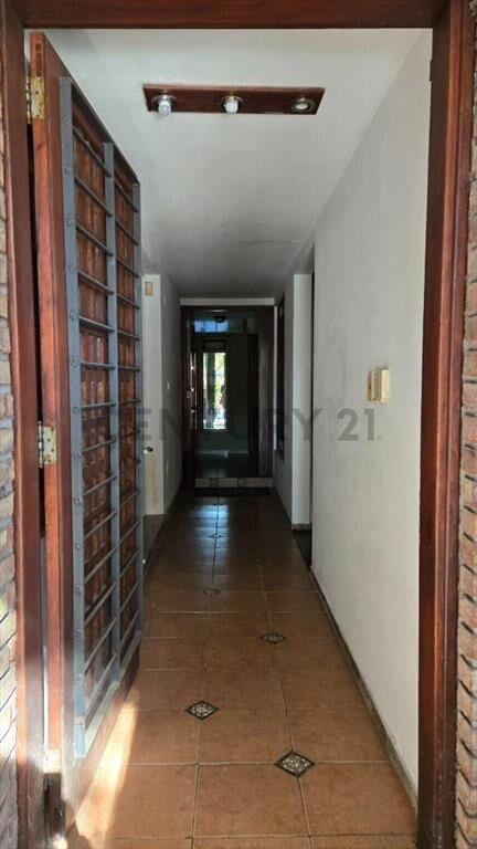 Venta casa La Blanqueada 5 dormitorios 3 baños fondo o ca...