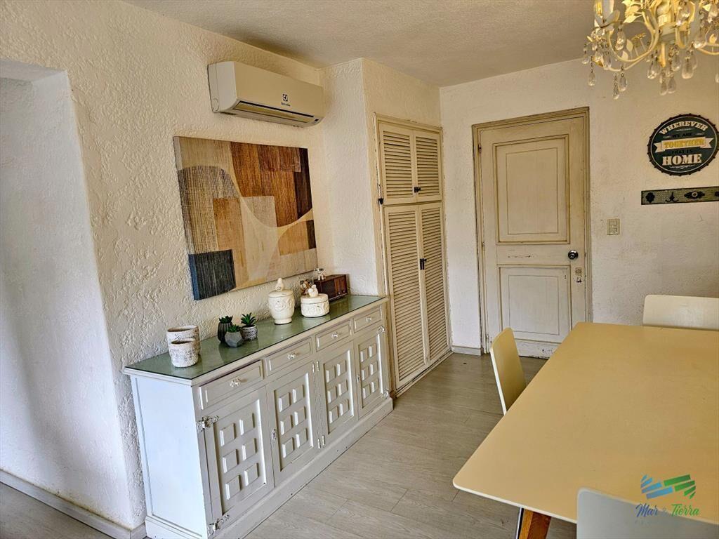 En venta apartamento 2 dormitorios con vista parcial a play