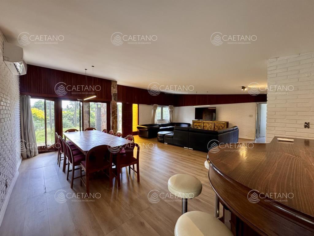 Venta casa 7 dormitorios, Cantegril, Punta del