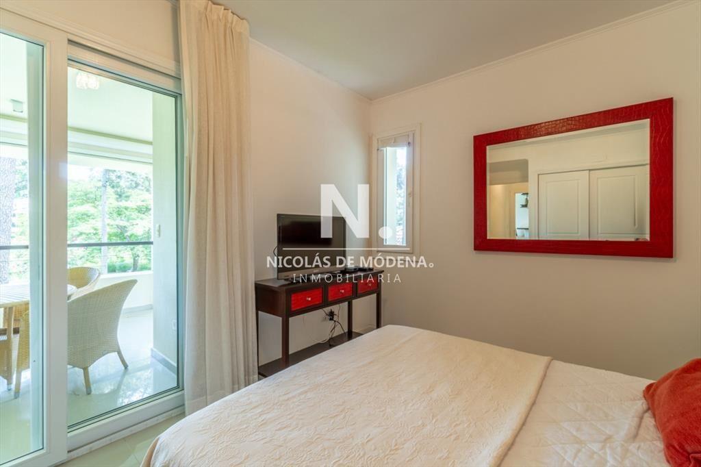 Vende apartamento de 1 dormitorio, en Solanas