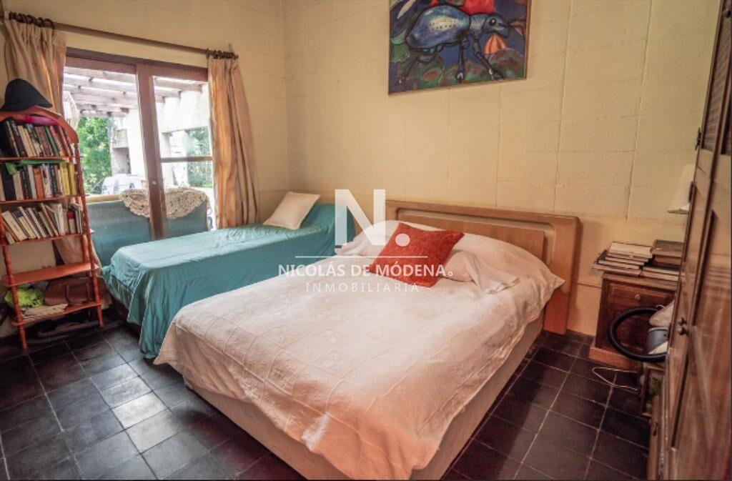 Vende casa en el Tesoro de 3 dormitorios.