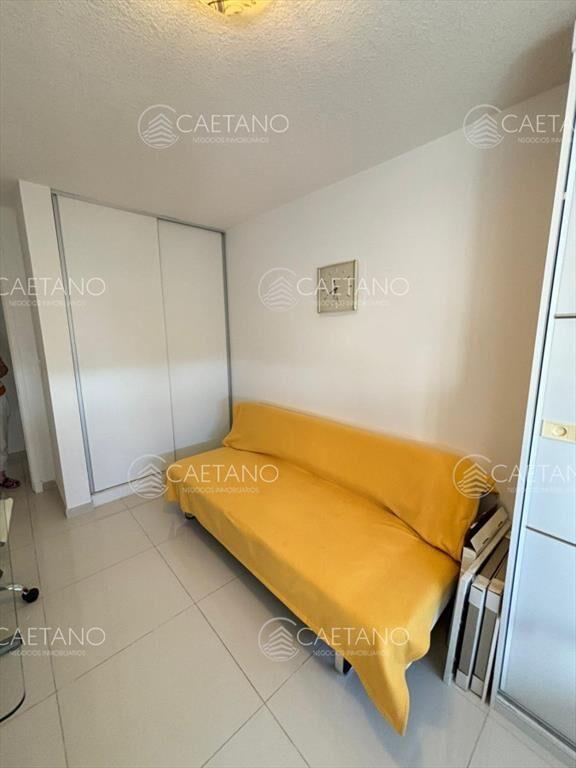Apartamento de 2 dormitorios en Av. Roosevelt, ,