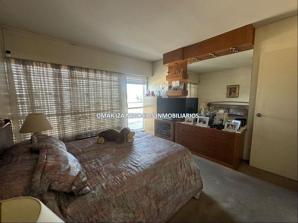Venta apartamento 4 dormitorios Pocitos, sobre Rambla con e