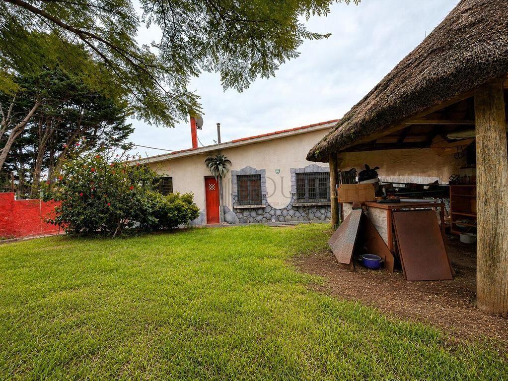 Venta casa 4 dormitorios 2 baños Punta de Rieles