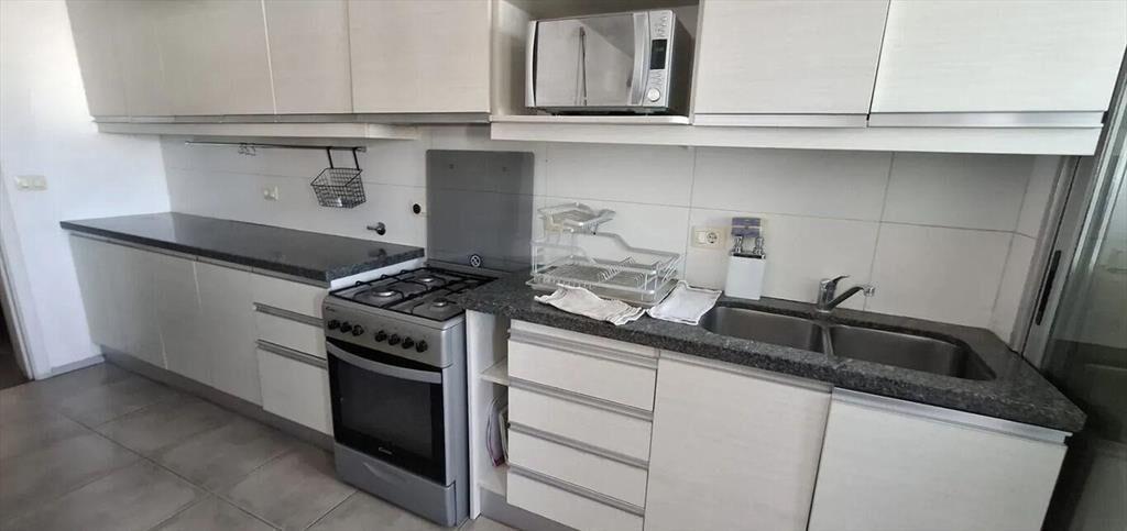 Se alquila Penthouse de 3 dormitorios con terraza y garage