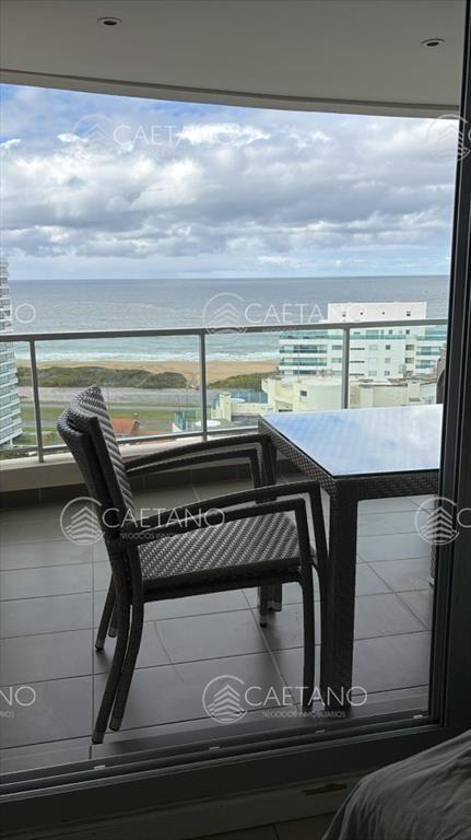 Apartamento en Alquiler de 3 dormitorios en Punta del este
