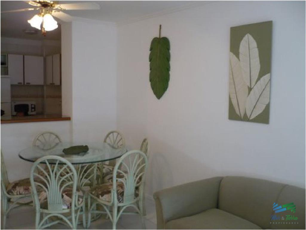 En venta, torre con todos los servicios a una del