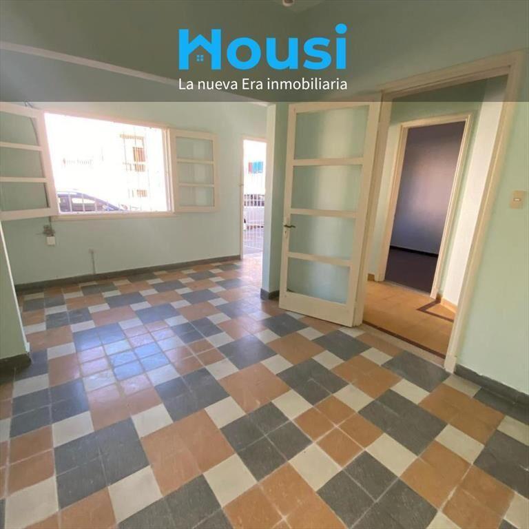 VENTA CASA PH 3 DORMITORIOS, AMPLIO TERRENO PARA EDIFICAR.