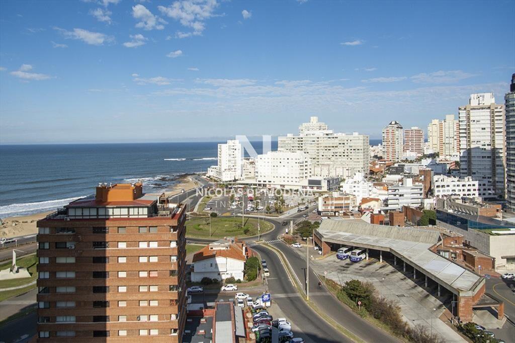 Imperiale piso alto de 2 dormitorios en Punta del Este