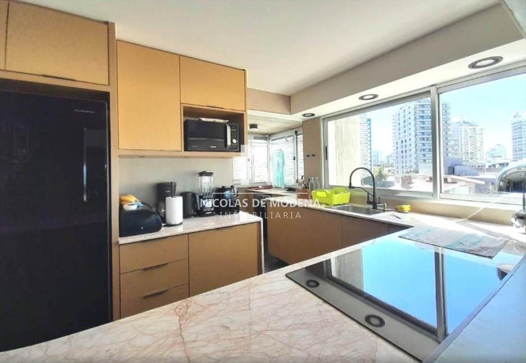 Vende apartamento de 4 dormitorios en Brava, del