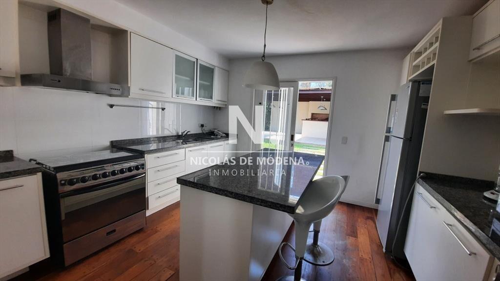 Exclusiva casa de 4 dormitorios con piscina en en