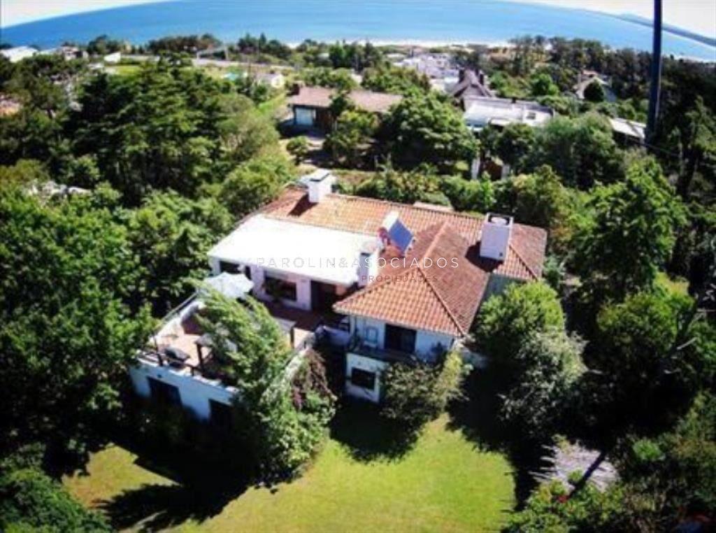 Venta de casa de 6 dormitorios en zona exclusiva de Punta d
