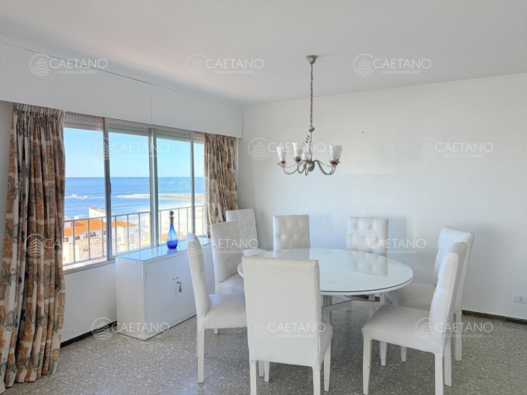 Venta apartamento 2 dormitorios, con vista Playa