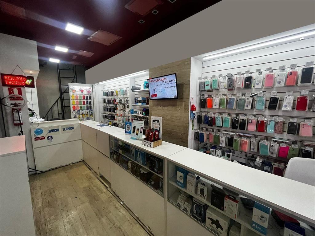 18 de julio esq. Rio negro 40 m2, boca de galeria!!