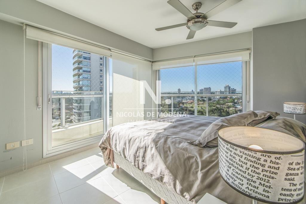 En venta departamento con balcon y 3 dormitorios