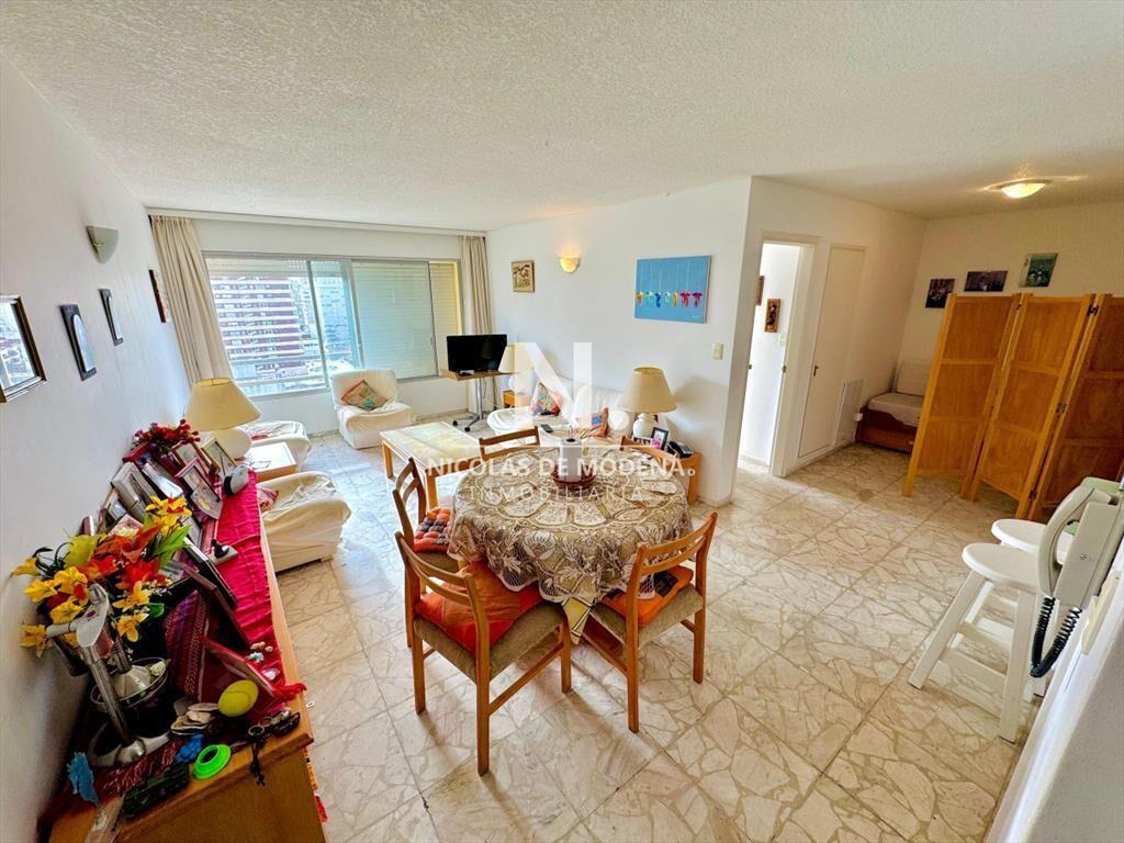 Apartamento en Peninsula, 1 dormitorio y medio