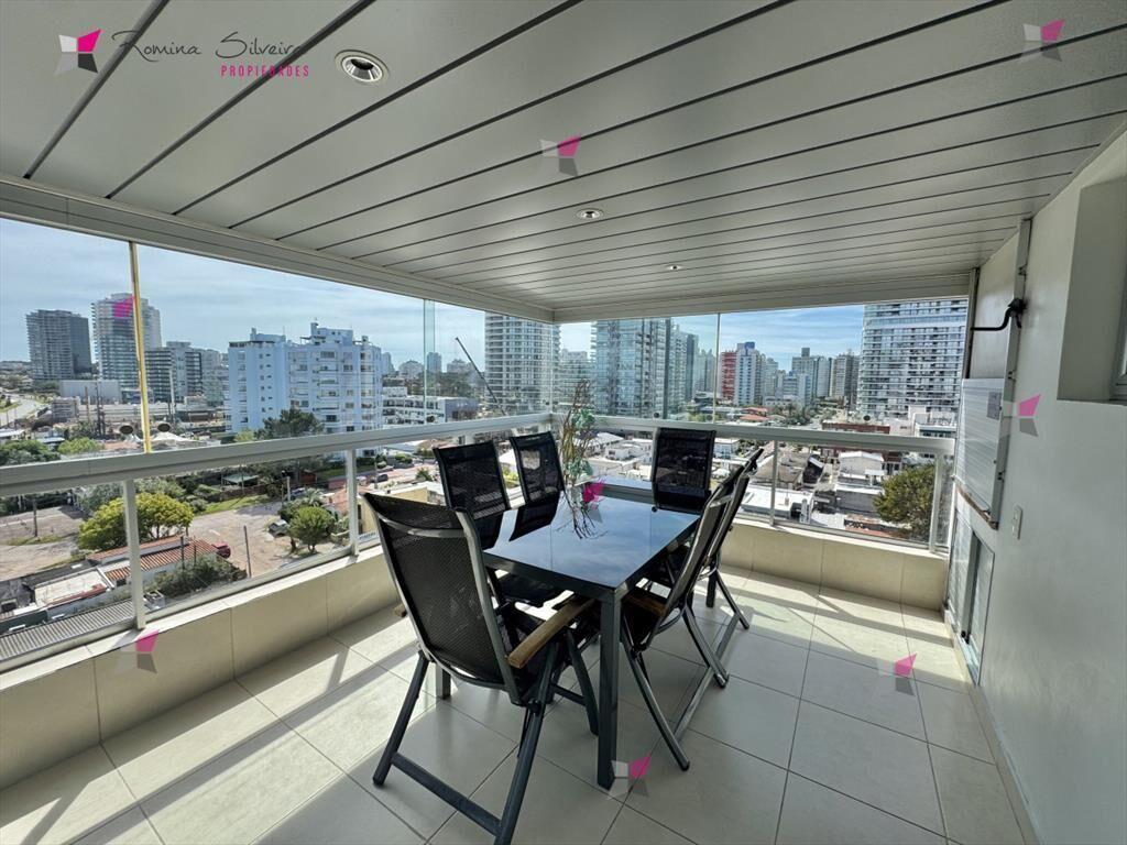 Exclusivo apartamento 3 Dormitorios mas serv ,
