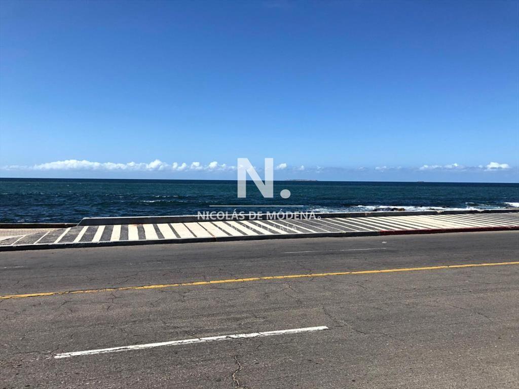 Hermoso departamento en venta frente al mar.
